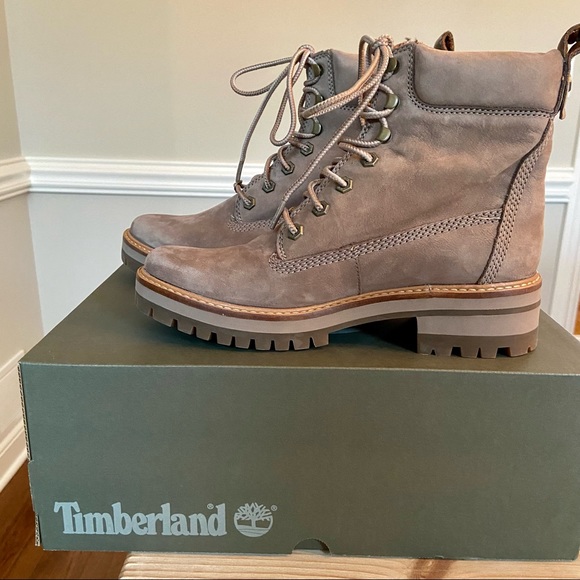 NWT Timberlands - 8.5 - Picture 5 of 9